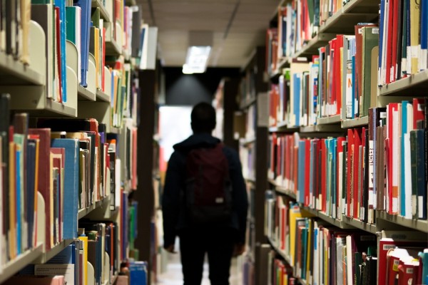 Users, information consumers, and information service agencies from the marketing perspective